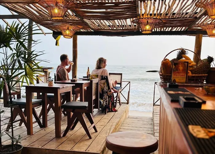 Backpack Beach Hostel & Reggae Bar